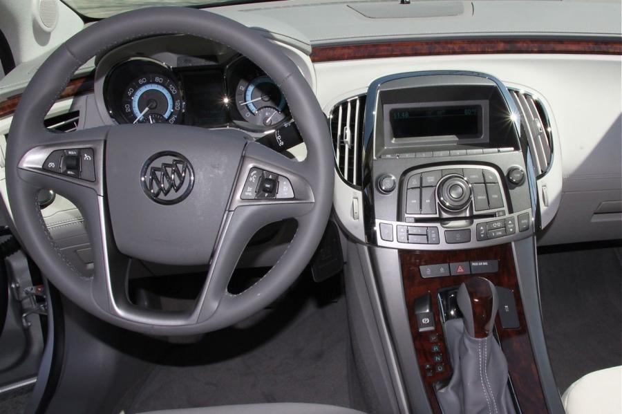  Buick LaCrosse I4 2011 года  (фото 3 из 13)